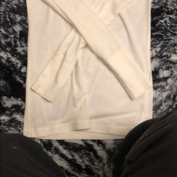 Off-white v-neck long sleeve tee - Picture 2 of 4